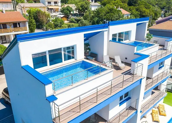 Searenity Pool Suite - Seafront
