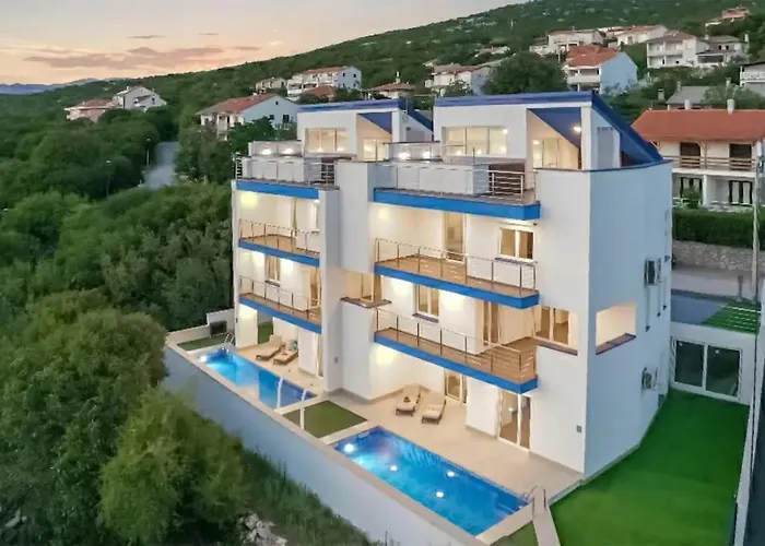 Searenity Pool Suite - Seafront