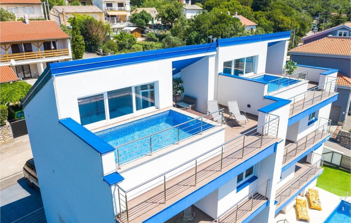 Apartment Searenity Pool - Seafront