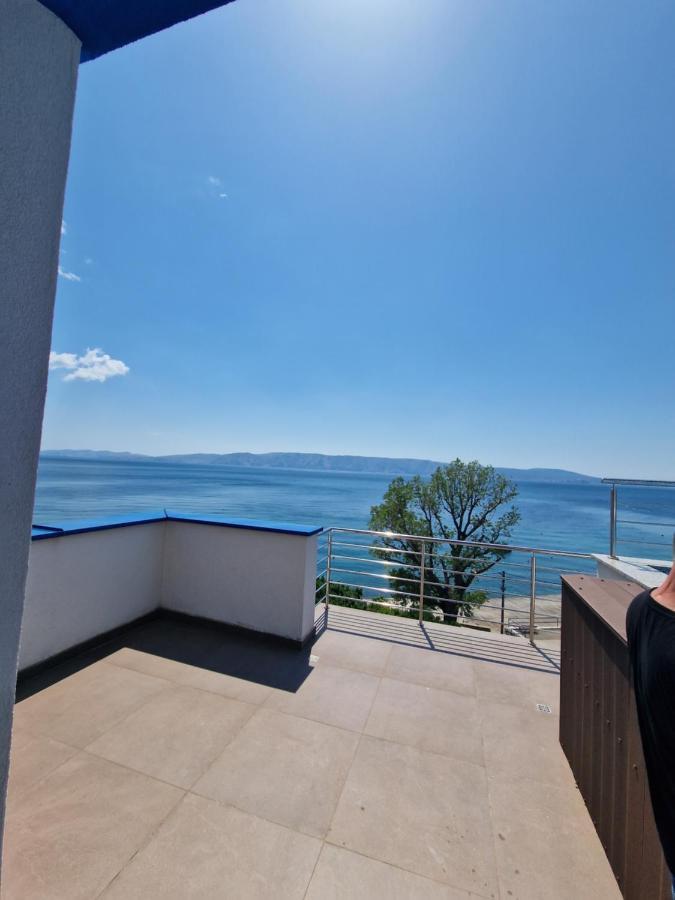 Searenity Pool - Seafront